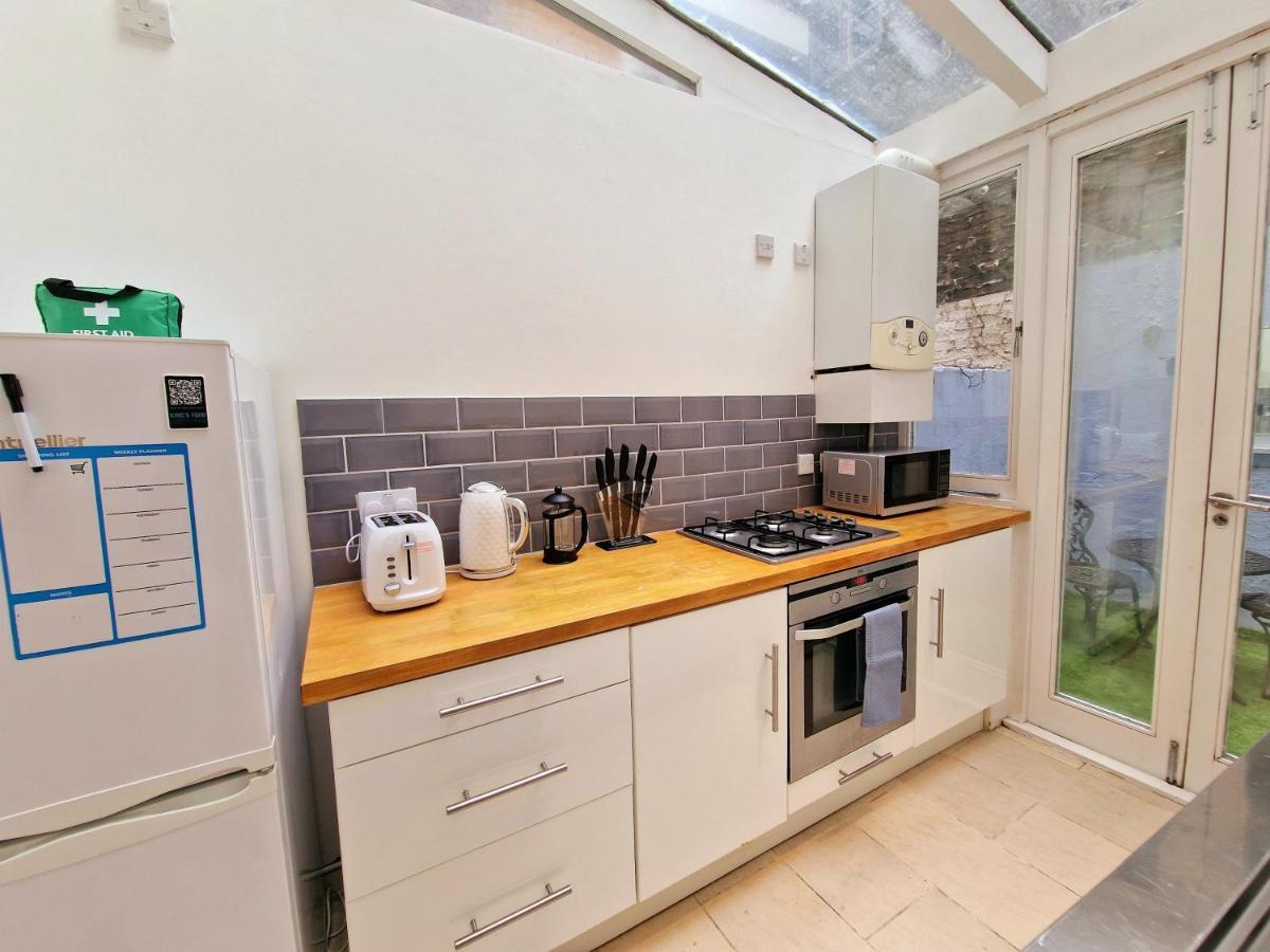 Beautiful Hyde Park Flat By Lancaster Gate Station With Private Back Patio Leilighet London Eksteriør bilde